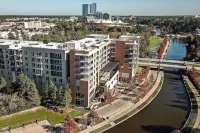 Lux, New, Beau, Hot tub &4Bedroom; Houston near IAH, Downtown, Woodlands &Spring Hotels near Lucky Land