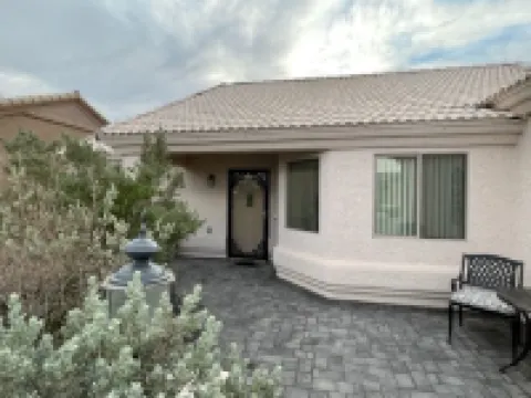 SPECTACULAR SUNSET VIEWS- FABULOUS POOL AND SPA HOME! Hotels in Mohave Valley