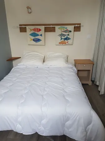 3-room apartment center Saint Vaast la Hougue Отели рядом с достопримечательностью «Остров Татиу»