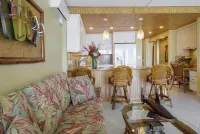 Stunning Oceanfront Condo In Prefect Location With A/C