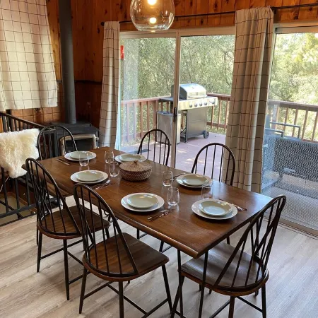 Idy Hideaway: Picturesque Mountain Cabin in Perfect Location