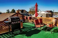 Luxury Meets Historic @ The Luxe Loft - AMAZING LOCATION! Hotels in Algoma