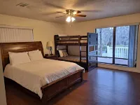 Huge House W Dock/Direct Access To Rainbow River! 🌈 Kayaks Included A++Location Hotels in Dunnellon