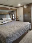 2019 40' 5th wheel on quiet property in the country with spectacular river views