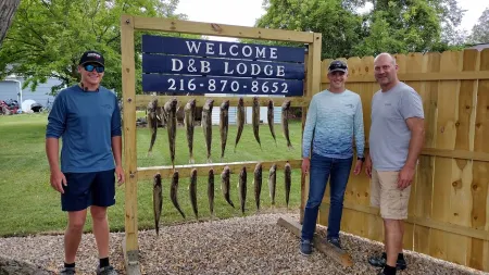 Neat,clean relaxed atmosphere located just outside of town .