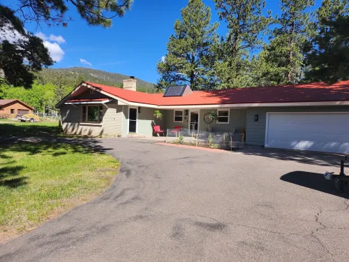 Remodeled Cozy home: 20min to Wolfcreek Ski + 3min to Golf and Rio Grande River