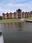 Lakeside Condo ~ Close to Everything ~ First Floor ~ Pool ~ Dock ~ Views - 3 tähden