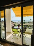 Bright apartment with sea view