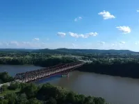 Cozy Cabin at Villager Resort on Lake Cumberland KY - 샬레 호텔