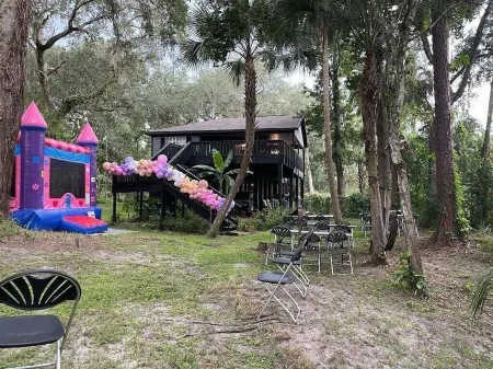 Beautiful & Secluded Brand New Romantic Riverfront Oasis