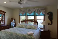 Uilani's Dream!  Beautifully Renovated with expansive decks!