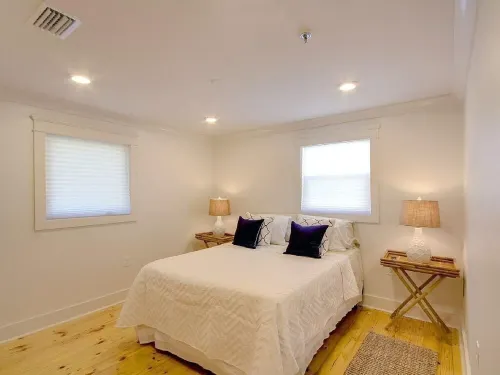 Downtown Fairhope Cottage-walking distance to everything!!!