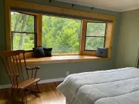 The Red Rover - Secluded Cabin, fabulous views, Hot tub, 3 miles to Blowing Rock