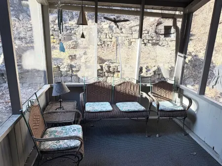 The Riverside Brickhouse- 6 Bedrooms, 2 Bathroom, Riverviews, Grill, AC/Wifi Отели в г. Clayton County