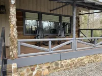 Modern cabin on beautiful Lake Greeson 45 minutes from Hot Springs!