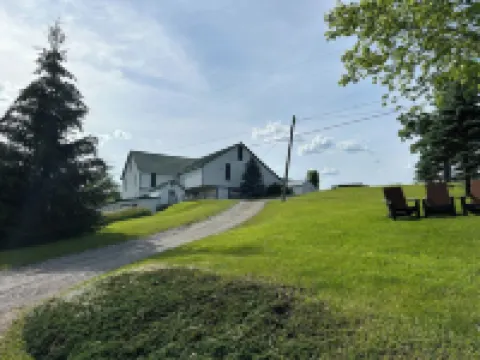 4-bedroom farm house in Coburn with WiFi on beautiful 100 acre.