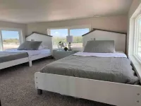Cozy Stay in a Fun Tiny Cottage! BRAND NEW Hotels near Rattlin' D Playhouse