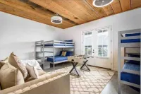 Sky View on False River Sunset     LSU 45 Minutes Away Hotels in Pointe Coupee Parish