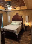 Charming 2-bedroom chalet with AC and WiFi in Caledonia