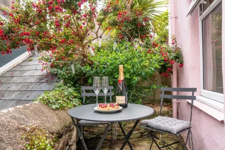 Tradewinds fisherman’s cottage, Brixham, great location with beautiful sea views Отели рядом с достопримечательностью «Walk of Fame»