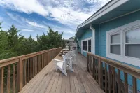Finlandia: 3BR Avon cottage. Dog-friendly - steps from pristine beach!