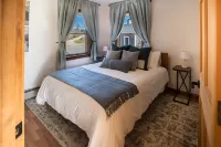4-Season Waterfront Oasis Acadia with Hot Tub