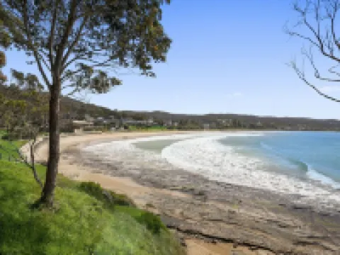 Cumberland Resort Lorne private Apartment near beach, pool, spa, tennis, shops