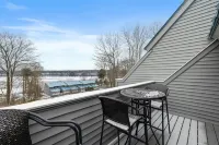Townhome w/ amazing Paugus Bay - Lake Winnipesaukee - Views Hotels in Laconia