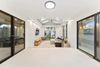 Modern Venice Beach Estate 3 Min from Abbot Kinney