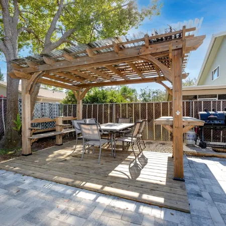Modern house heated pool near TPA Clearwater Dunedin Palm Harbor