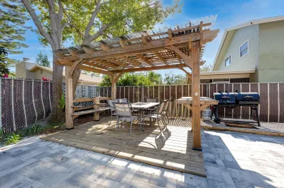 Modern house heated pool near TPA Clearwater Dunedin Palm Harbor