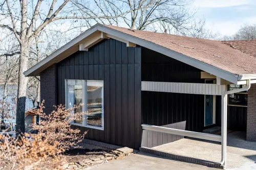 THE DRAKE ON LAKE AVALON near the Oz trails