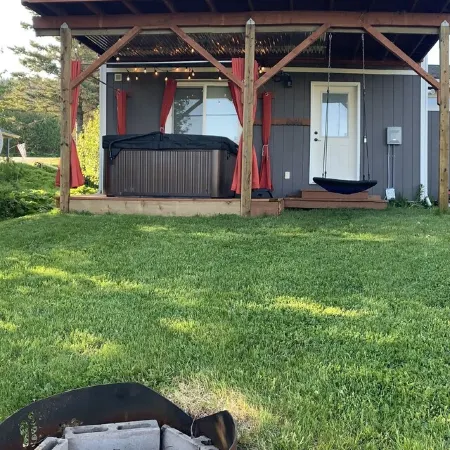 Daybreeze Vacation Home w/ Hot Tub & Gorgeous View