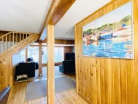 Cozy, lake view cottage in Ellsworth, Maine!