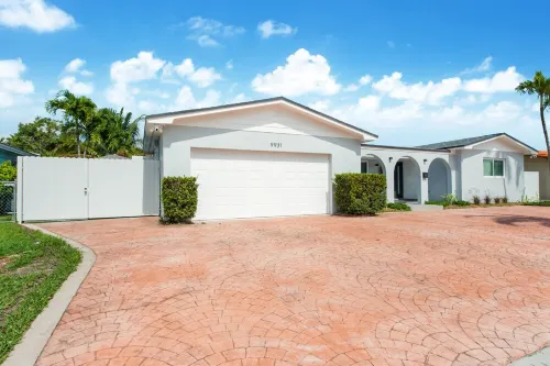 Miami 5Br Entertainer: Heated Pool & Ping Pong