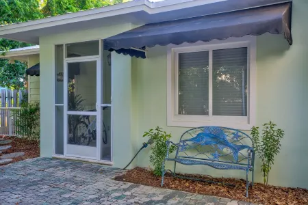 Coastal house in the Florida Keys with pool in a private area. Отели в г. Ки-Ларго