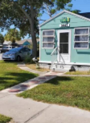 Gulfport Art District! One block from the beach!