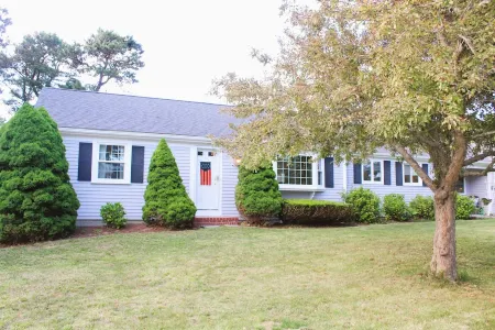 Spacious, Dog Friendly, 3-Bedroom Centrally Located to the Best of Cape Cod!