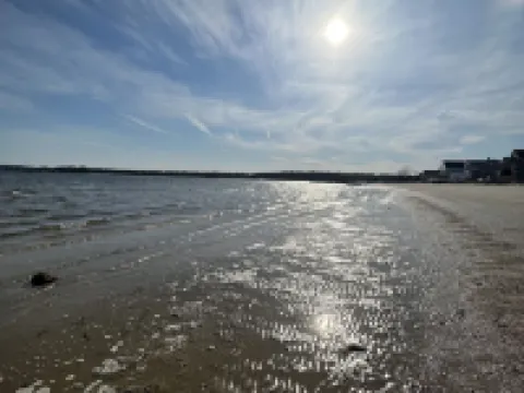 Walk to the Beach! Two bedroom cottage in Swifts Beach community. Hotels in Wareham