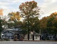 Cabin No. 7 @ The Old Swiss Village - Lake Front!