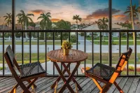 Spacious Villa with Heated Pool, Golf, Game Room, Basketball, Pool Table, Bikes