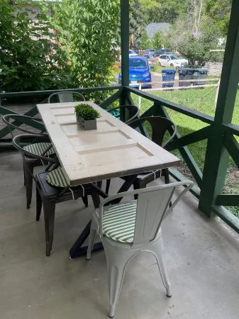 Newly remodeled, Old Town 3 BR, 1.5 Bath Walk Everywhere