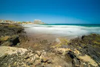 Bright townhouse facing the sea