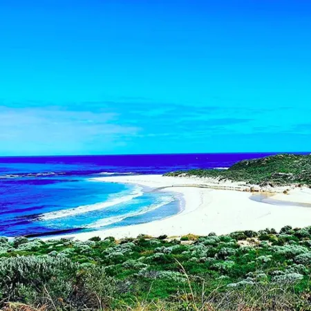 Seaside Apartment - Tranquil and Elegant Apartment Close to Beaches