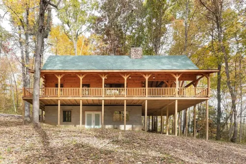 Epic Cabin 5 Miles from Hocking Hills Park.  Hot Tub, Sauna, Arcade and more!