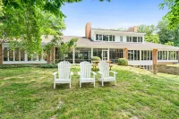 Waterfront oasis, tranquil masterpiece for relaxing and recreating beautifully