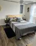 Peak-A-View Mountain Retreat: Cozy 2BR Getaway with Breathtaking Mountain Views!