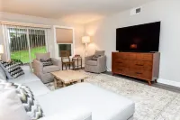 ATH  Apple - Convenient to UGA & Downtown!