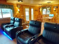 Entertainment Cabin: with 8 Large Screen TV's on 1 Wall.  Great for Small Groups Hotels in Warrens