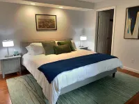 er Clean*Luxurious*Spacious*Open Plan*Great Amenities*Short Walk to ND!!!